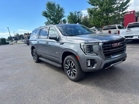 Used 2022 GMC Yukon XL AT4 w/ Technology Package AWD/4WD image 4