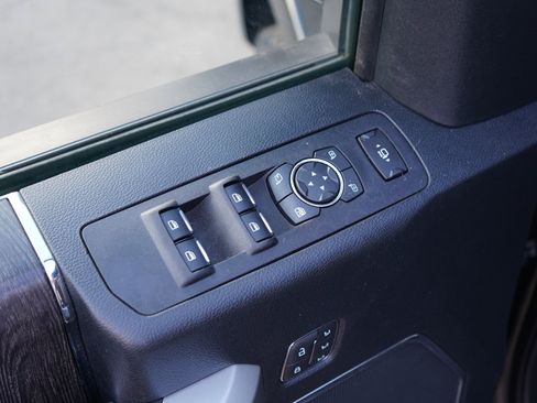 Used 2020 Ford F250 Lariat w/ Tremor Off-Road Package AWD/4WD image 18