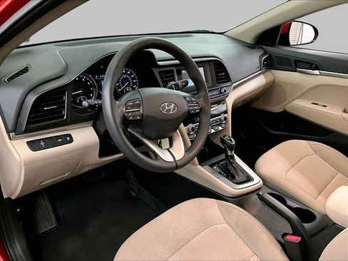 Used 2020 Hyundai Elantra SE w/ Cargo Package (C1) FWD image 12