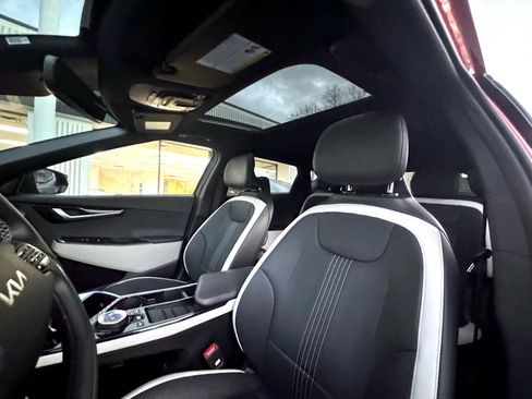 Used 2024 Kia EV6 GT-Line image 17