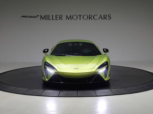 Used 2024 McLaren Artura image 12