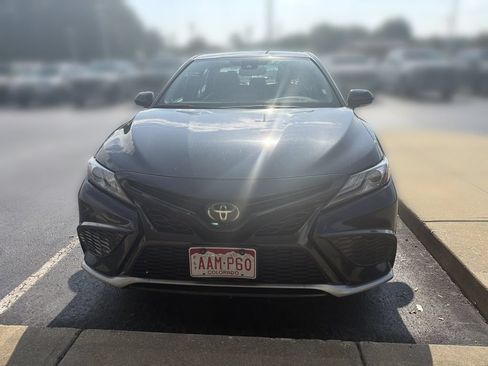 Used 2024 Toyota Camry XSE FWD image 8