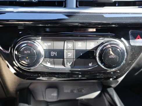 New 2026 Chevrolet Trax RS w/ Sunroof Package image 19