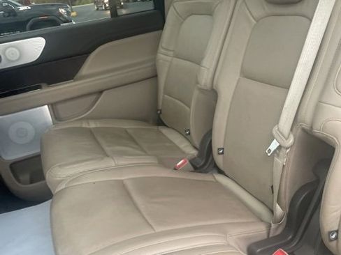 Used 2022 Lincoln Navigator L Reserve image 18