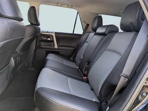 Used 2016 Toyota 4Runner SR5 Premium image 15