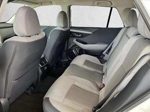 Used 2025 Subaru Outback Premium AWD/4WD image 10