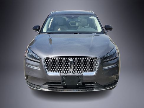Used 2022 Lincoln Corsair AWD w/ Premium Package image 2