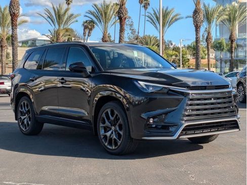 New 2026 Lexus TX 500h AWD image 3