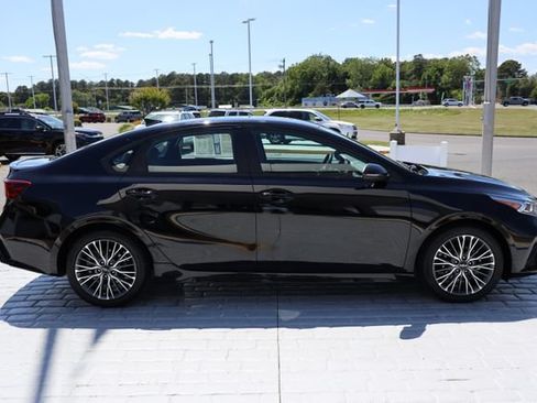 Used 2023 Kia Forte GT-Line w/ GT-Line Premium Package FWD image 6