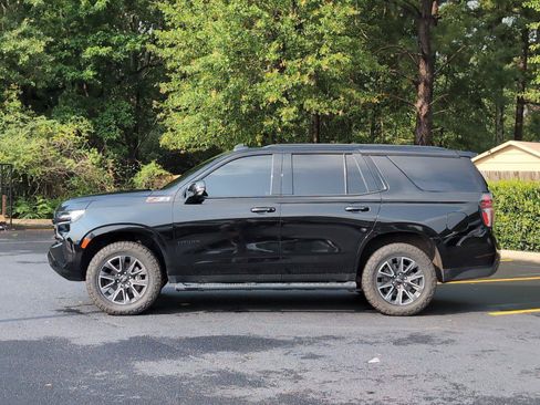 Used 2021 Chevrolet Tahoe Z71 w/ Z71 Signature Package AWD/4WD image 2