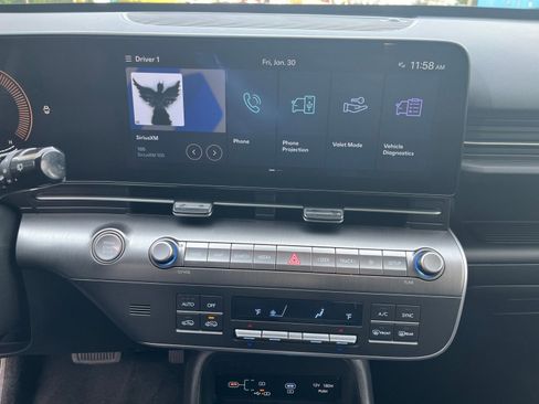 Used 2025 Hyundai Kona SEL image 17