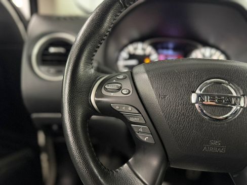 Used 2018 Nissan Pathfinder SV AWD/4WD image 25