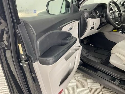 Used 2016 Honda Pilot LX image 17