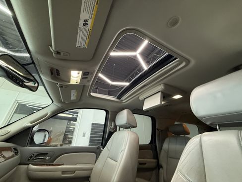 Used 2008 Chevrolet Suburban LT w/ LT Preferred Equipment Group image 12