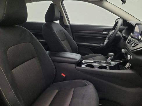 Used 2024 Nissan Altima 2.5 SV FWD image 21