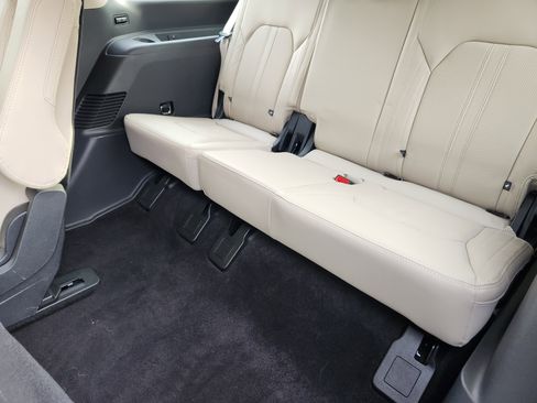 Used 2022 Ford Expedition Platinum image 32