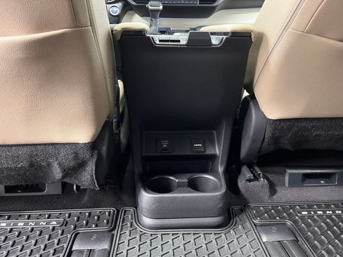 Used 2021 Toyota Sienna AWD image 40