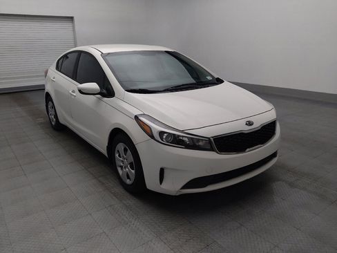 Used 2017 Kia Forte LX FWD image 13
