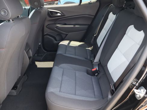 Used 2026 Chevrolet Trax RS FWD image 17