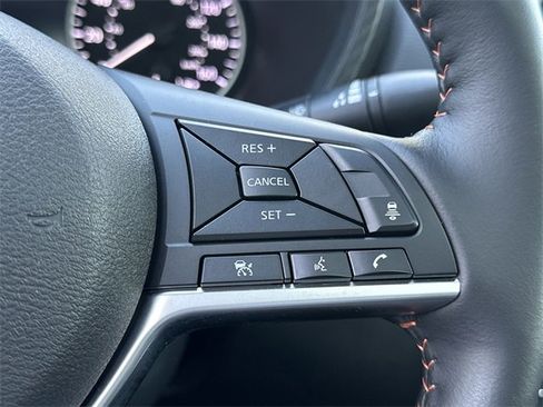 Used 2023 Nissan Sentra SR w/ SR Premium Package image 10