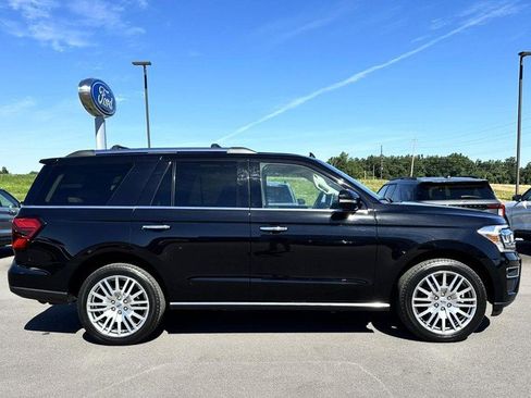 Used 2024 Ford Expedition Limited AWD/4WD image 2