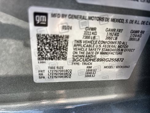 Used 2024 Chevrolet Silverado 1500 ZR2 w/ Technology Package image 33