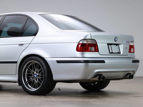 Used 2003 BMW M5 image 17