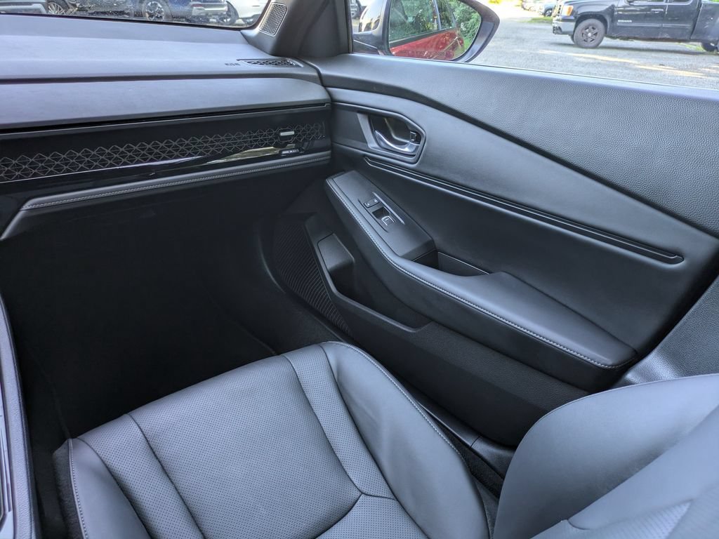 Used 2025 Honda Accord Sport image 16