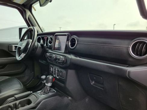 Used 2023 Jeep Wrangler Unlimited Sahara w/ Cold Weather Group AWD/4WD image 34