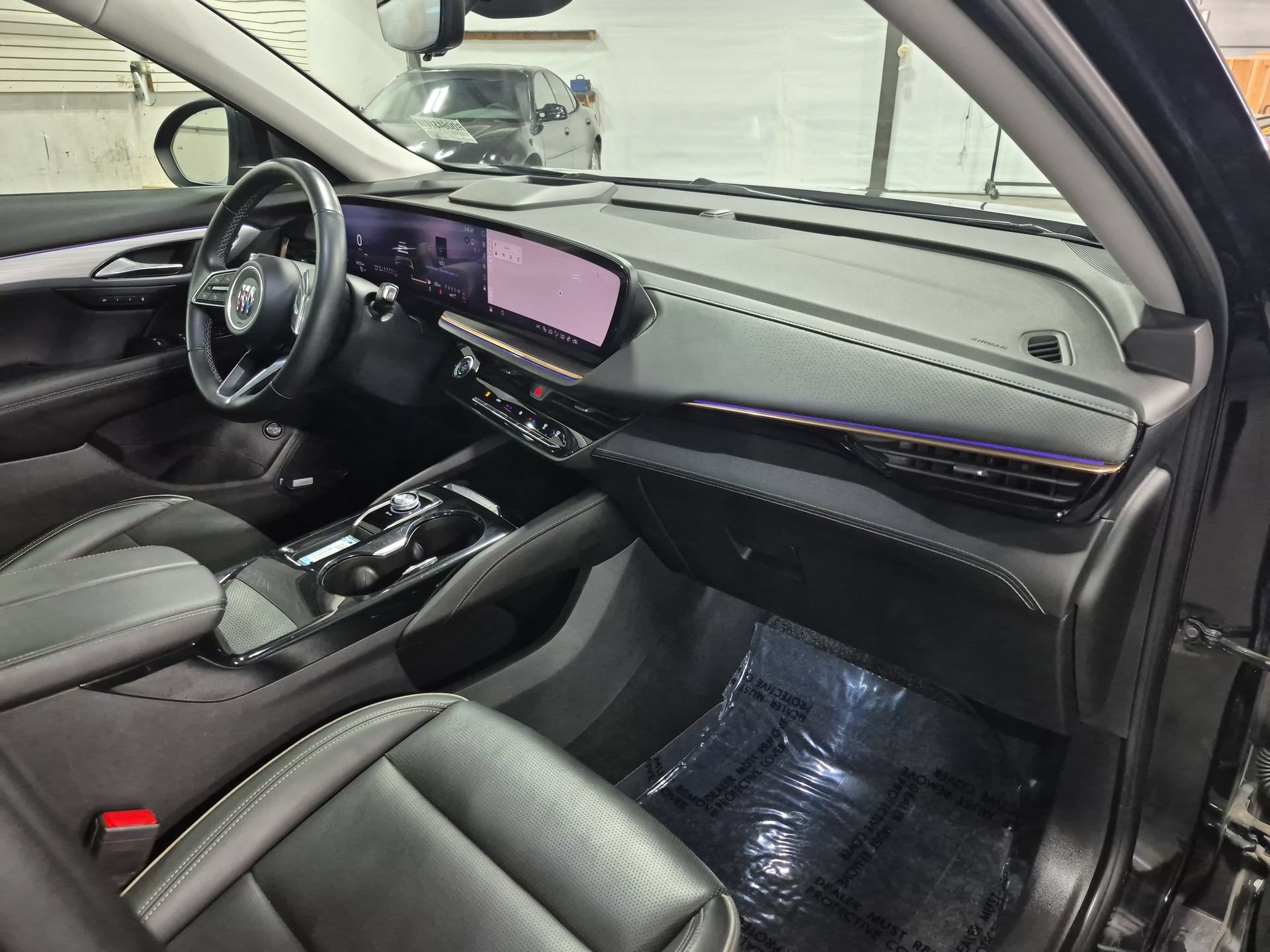 Used 2024 Buick Envision Avenir AWD/4WD image 31