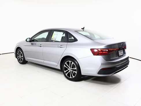 Used 2025 Volkswagen Jetta Sport image 15