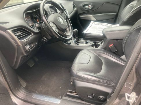 Used 2020 Jeep Cherokee Limited AWD/4WD image 12