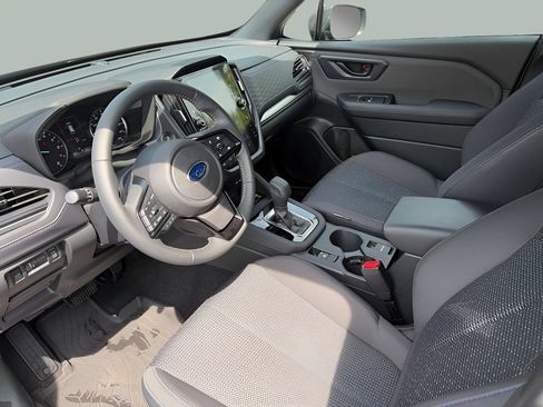 Certified 2025 Subaru Forester Premium AWD/4WD image 10