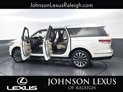 Used 2023 Lincoln Navigator L Reserve AWD/4WD image 40