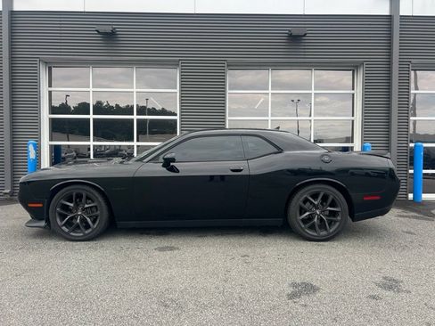 Used 2020 Dodge Challenger R/T w/ Blacktop Package RWD image 2