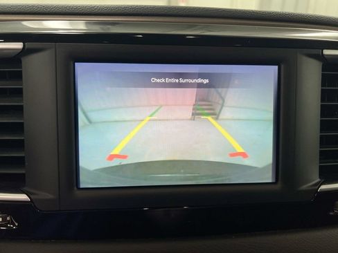 Used 2023 Chrysler Voyager LX FWD image 15