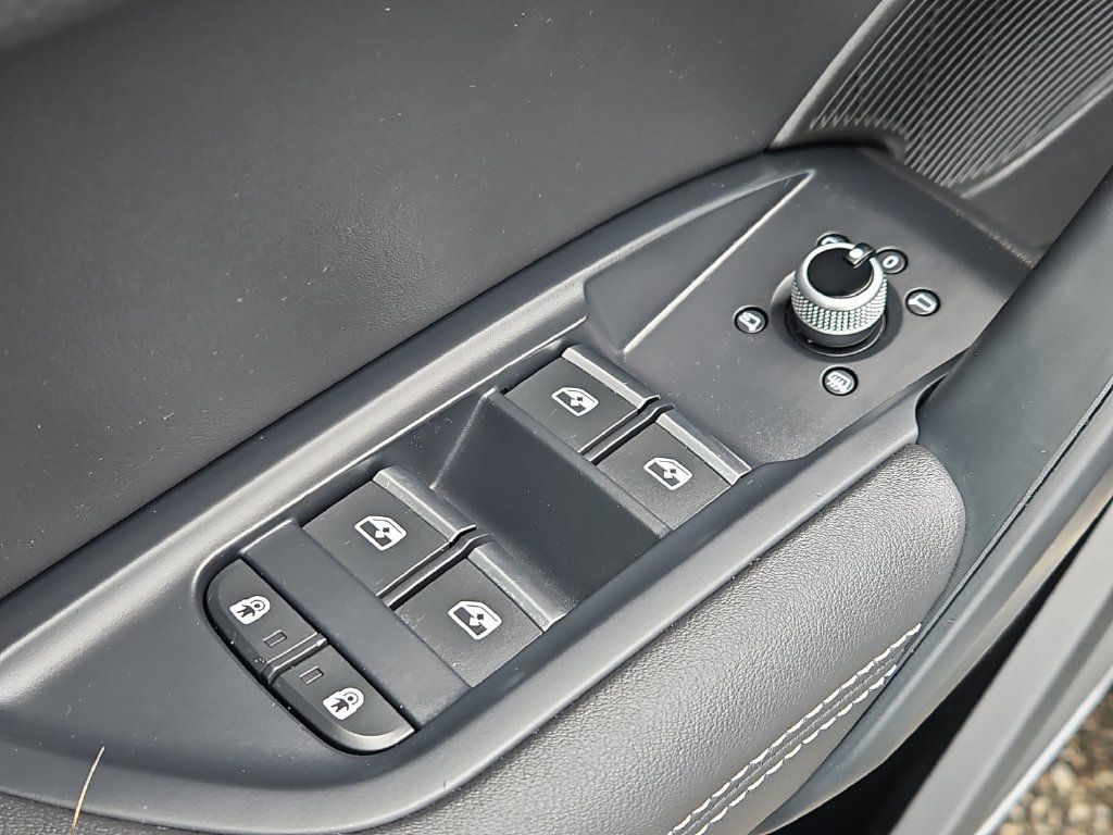 Used 2023 Audi Q5 2.0T Premium Plus AWD/4WD image 30