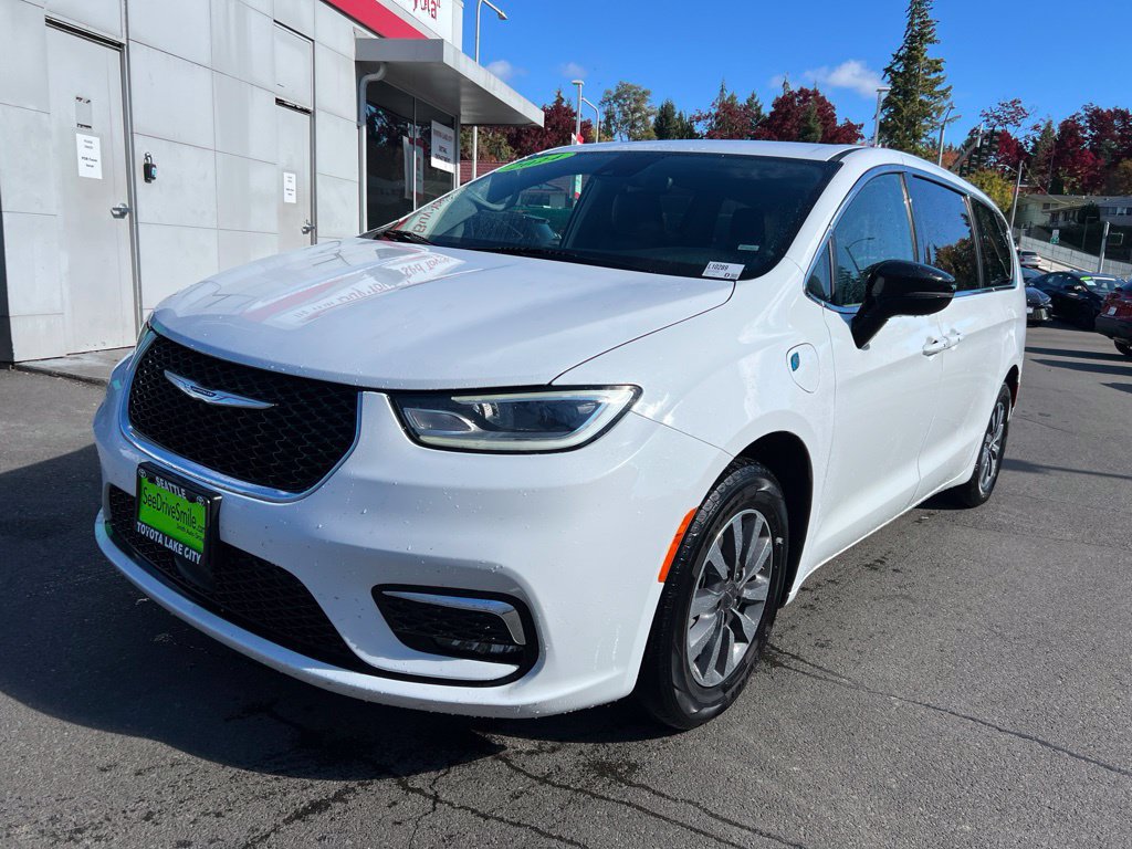 Used 2024 Chrysler Pacifica Limited FWD image 8