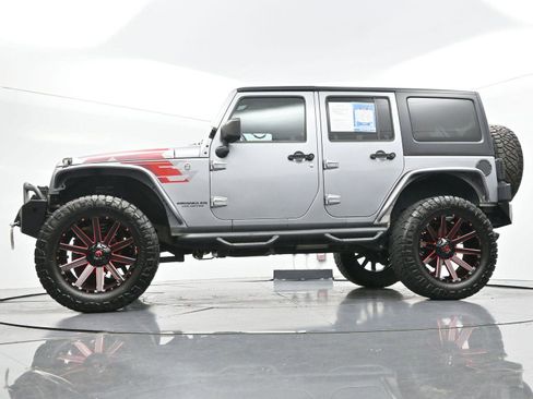 Used 2017 Jeep Wrangler Unlimited Sahara AWD/4WD image 48