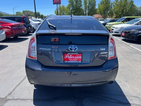 Used 2015 Toyota Prius Two FWD image 7