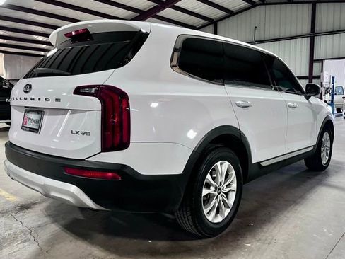Used 2021 Kia Telluride LX image 2