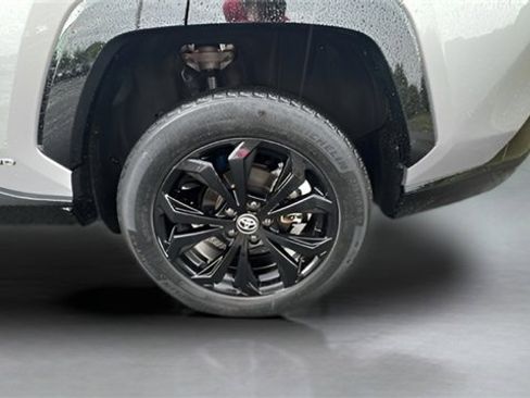 Used 2022 Toyota RAV4 SE image 15