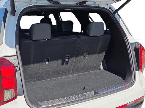 Used 2024 Hyundai Palisade Calligraphy image 9