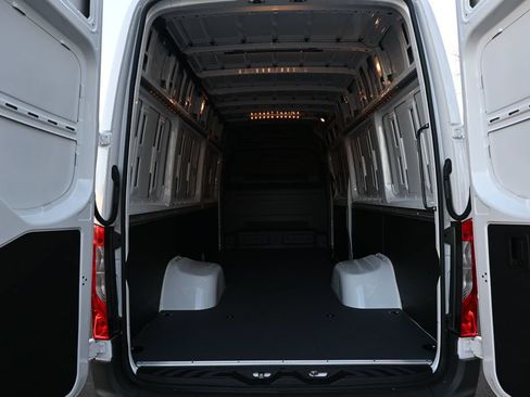 Used 2026 Mercedes-Benz Sprinter 3500 image 27