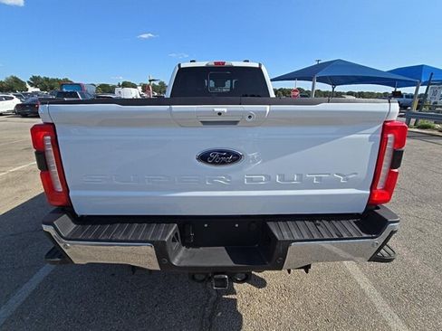 Used 2024 Ford F350 Lariat w/ FX4 Off-Road Package AWD/4WD image 5