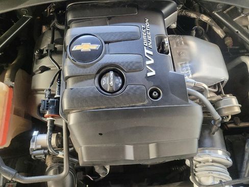 Used 2022 Chevrolet Camaro LT RWD image 30