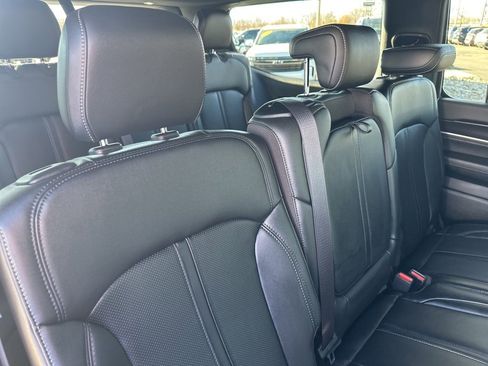 Used 2023 Jeep Wagoneer Base image 31