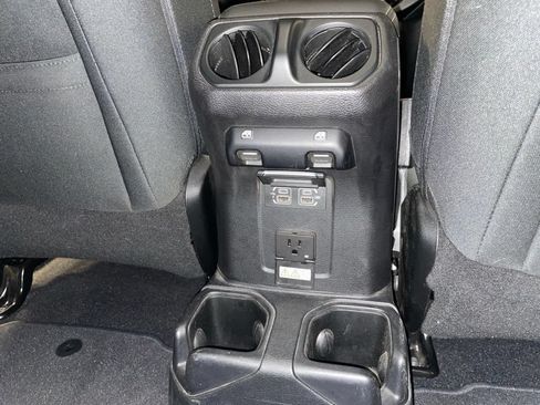 Used 2019 Jeep Wrangler Unlimited Sahara AWD/4WD image 29