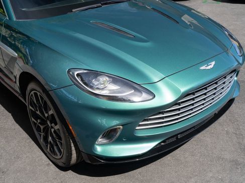 Used 2021 Aston Martin DBX AWD/4WD image 9