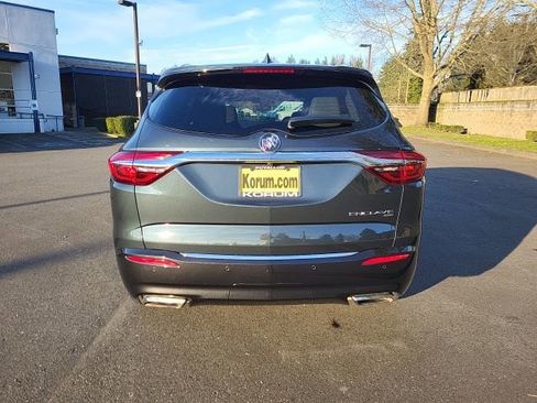 Used 2019 Buick Enclave Essence image 4